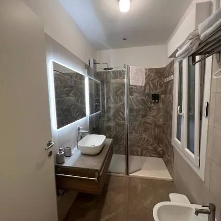 Fiori 3 Apartment