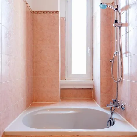 Lodi Flexyrent Wifi Aircon Mailand