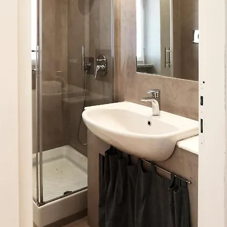 Comecasa Fashionable Attic Apartment Milan