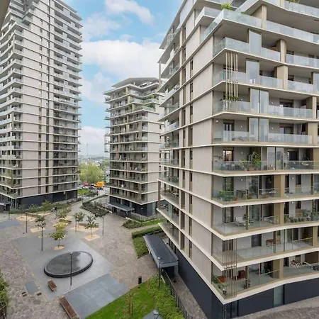 We - Uptown74 Bloom - Apartman *