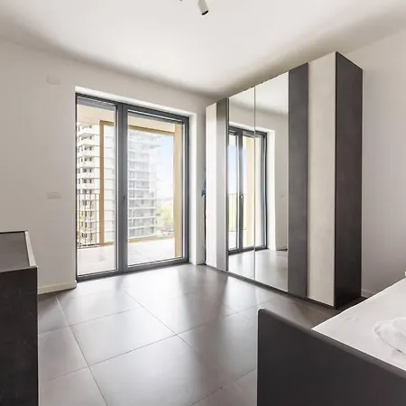 We - Uptown74 Bloom - * Milaan