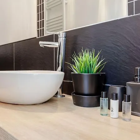 Navigli Loft Self Check-in, Wi-fi & A/c Daire Milano