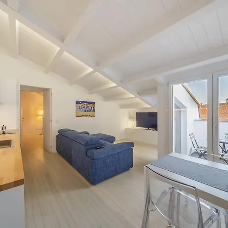 Daire Duomo 10min ☆☆☆☆☆ Shopping&relax Ac Wifi Balcony Milano