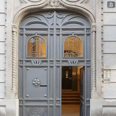 Duomo 10min ☆☆☆☆☆ Shopping&relax Ac Wifi Balcony Daire *
