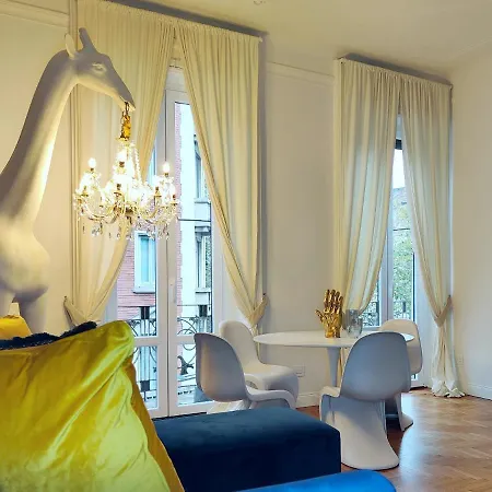 Apartament Luxury 2 Bedrooms And 2 Baths In Downtown With Ac, Wifi, Subway Aiport Conneted