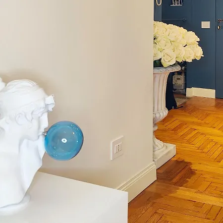 Luxury 2 Bedrooms And 2 Baths In Downtown With Ac, Wifi, Subway Aiport Conneted