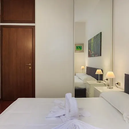 Flat In Citylife Near Metro! 公寓