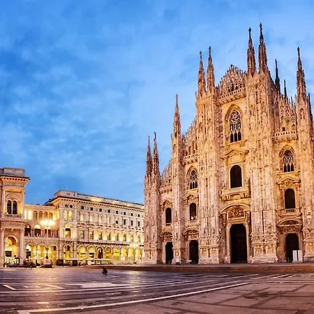 Duomo-san Babila-tribunale Wifi-netflix * Milan