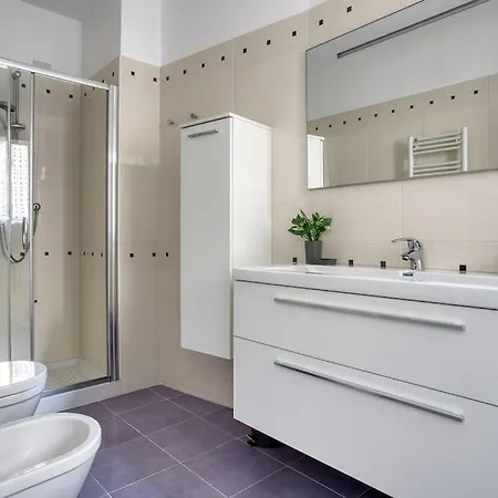 Comfy And Central * Mediolan