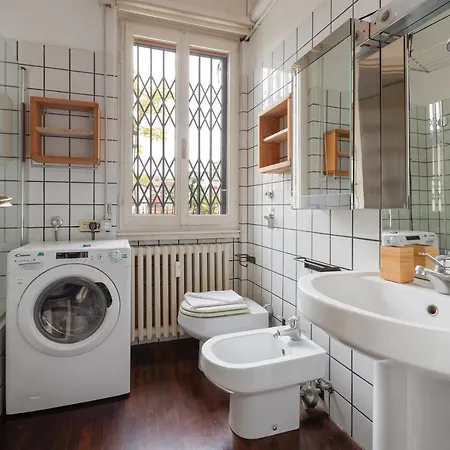 Apartamento Guesthost - With Huge Terrace- Calvairate District *