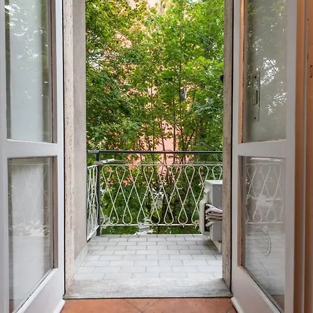 Intero Alloggio Bande Nere M1 Daire
