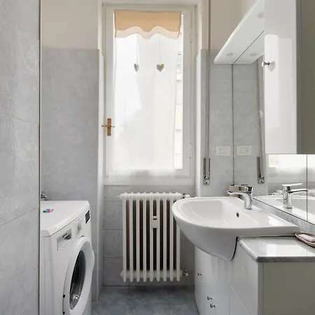 With Balcony -bisceglie Red Line Subway アパート *