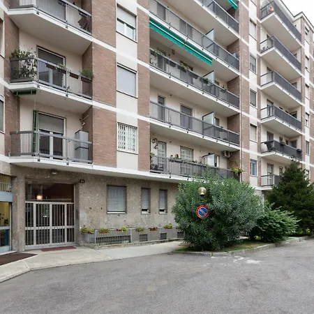 Apartman With Balcony -bisceglie Red Line Subway Milánó