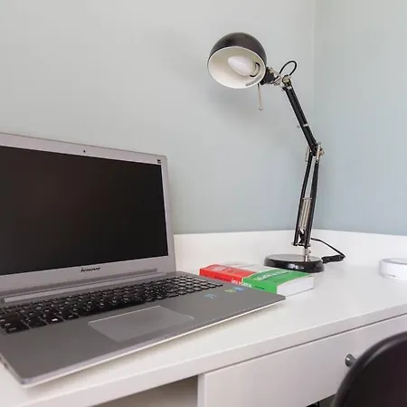 Charmy & Cozy Panoramic Flat 50m From M4 Stop Apartment *
