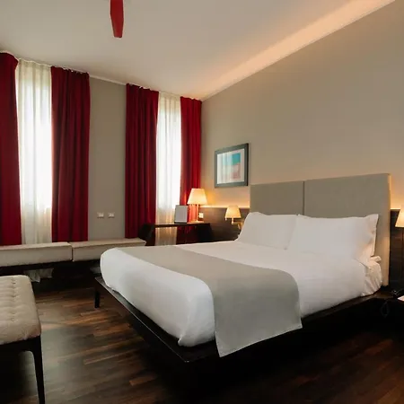 10 Keys Hotel Milano