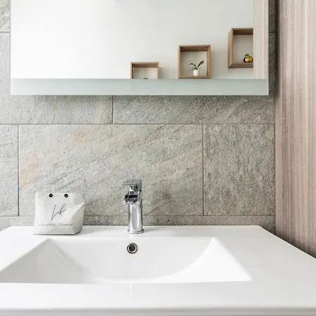 Nuovo Vicino Fondazione Prada *