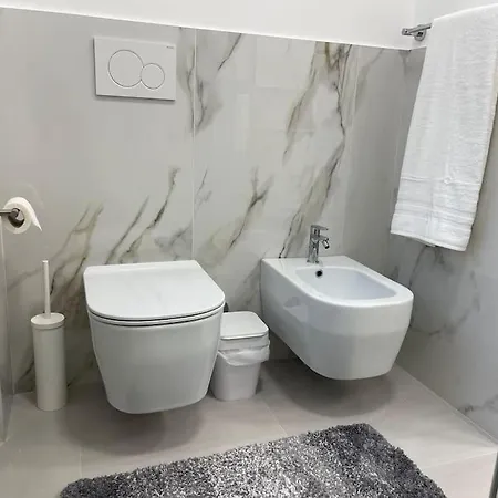 Luxury 1 Bedroom Apartment, Close To San Siro, Fiera And 10 Min Metro To Duomo