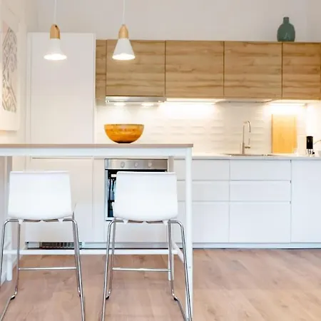 アパート Luxury 1 Bedroom Apartment, Close To San Siro, Fiera And 10 Min Metro To Duomo ミラノ