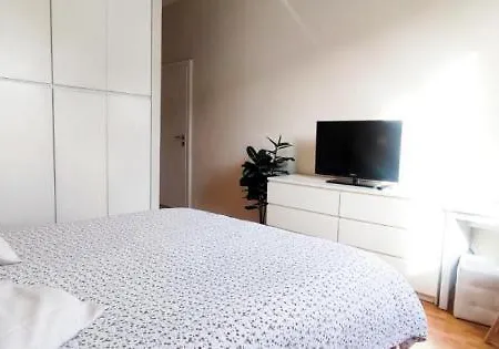 Kademy House-bright Top-floor 2-bedroom Short Walk To Station * Milano