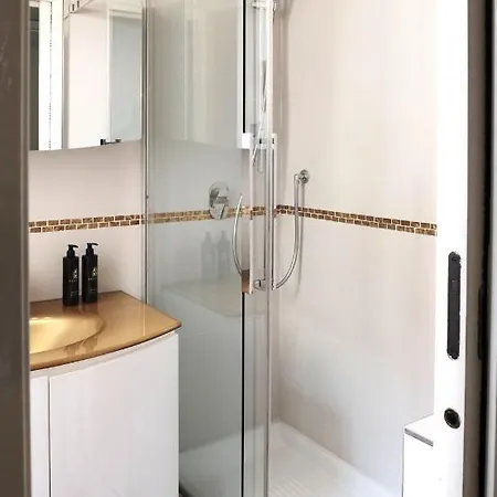 Comecasa Flowery Terraced Apartmán