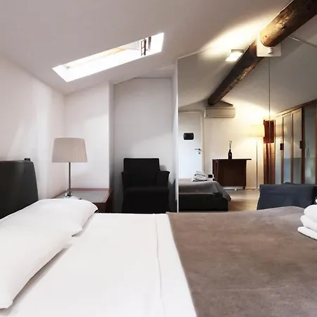 Apartment Comecasa Fashionable Attic