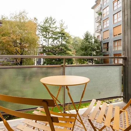 Luxury 1 Bedroom Apartment, Close To San Siro, Fiera And 10 Min Metro To Duomo *