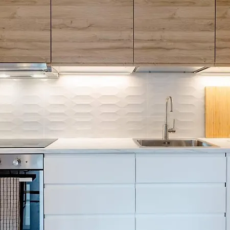 Luxury 1 Bedroom Apartment, Close To San Siro, Fiera And 10 Min Metro To Duomo Апартаменты