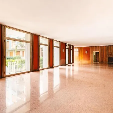 Luxury 1 Bedroom Apartment, Close To San Siro, Fiera And 10 Min Metro To Duomo Appartamento
