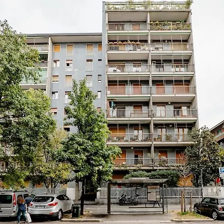 Luxury 1 Bedroom Apartment, Close To San Siro, Fiera And 10 Min Metro To Duomo アパート *
