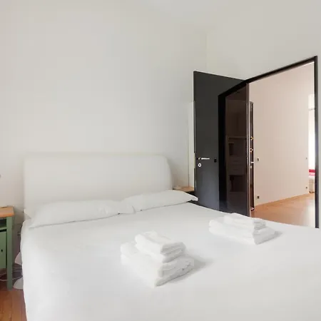 Guesthost - Buonarroti Bright Lägenhet Milano