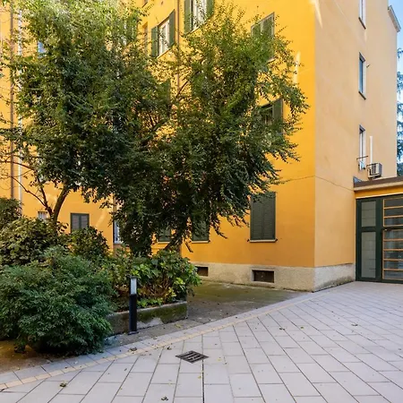 Citylife Apartment- Metro Access - 2 Bedrooms * ميلان