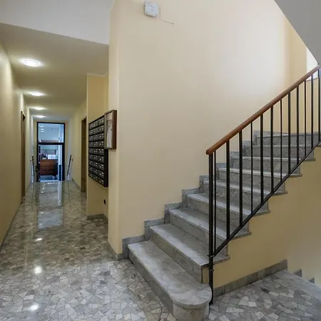 Apartment Elegant Citylife Apartment- Metro Access - Double *