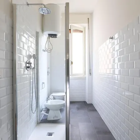 Adelaide Elegant 아파트 *