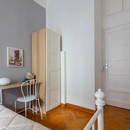 Centralstation - Via Lazzaroni * Milán