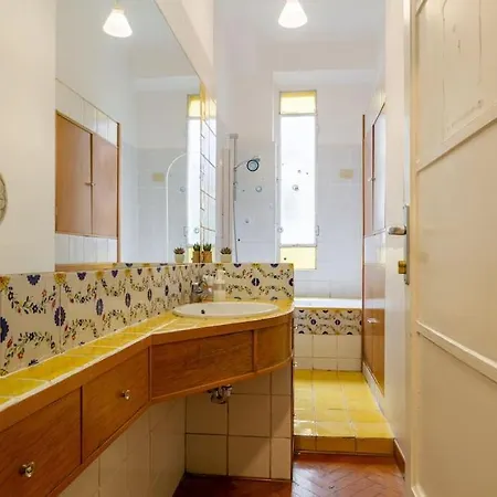 Centralstation - Via Lazzaroni *