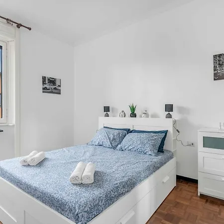 Mi8 -10 Minutes From The Duomo- Large Apartament Mediolan