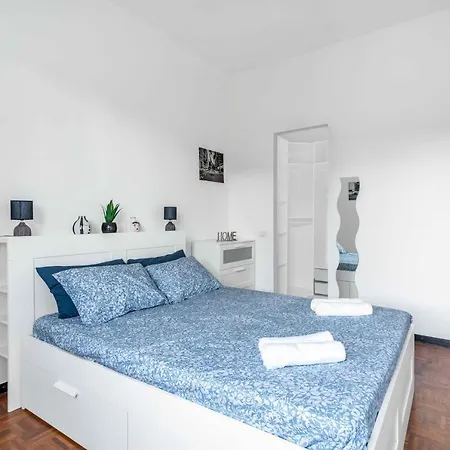 Mi8 -10 Minutes From The Duomo- Large Apartament Mediolan