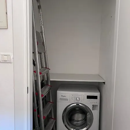 Ampio E Luminoso In Zona Bocconi Apartament *