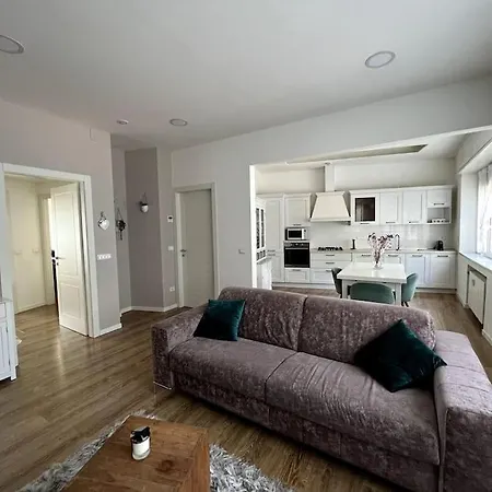 Centro Corso Apartment *