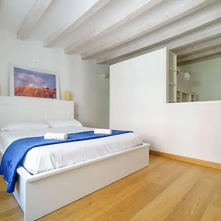 Brera-moscova Duomo 15 Minuti A Piedi Apartament *