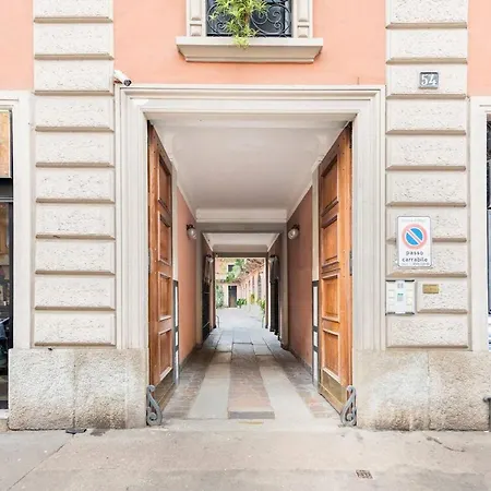 Bocconi 2 In Stile Corte Milanese アパート ミラノ