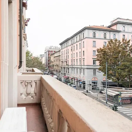 Bocconi 2 In Stile Corte Milanese Апартаменты Милан