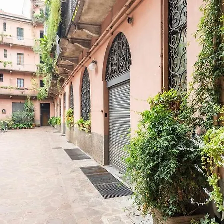 Bocconi 2 In Stile Corte Milanese Милан