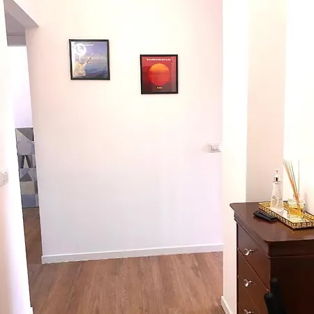 Daniela's Spazioso Ai Navigli Apartment *