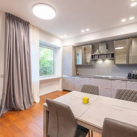 We - Broletto Boutique