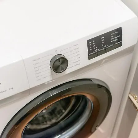 We - Broletto Boutique * Milano