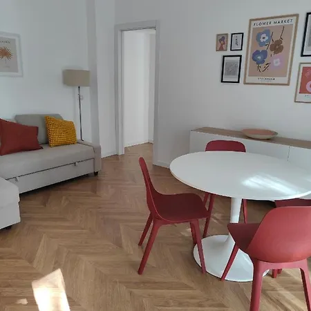 Elegante Bilocale A Con Balcone