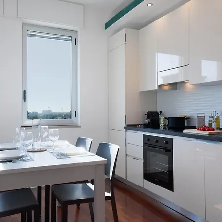 Navigli - Duomo Magnificent View Of The Skyline * Milán