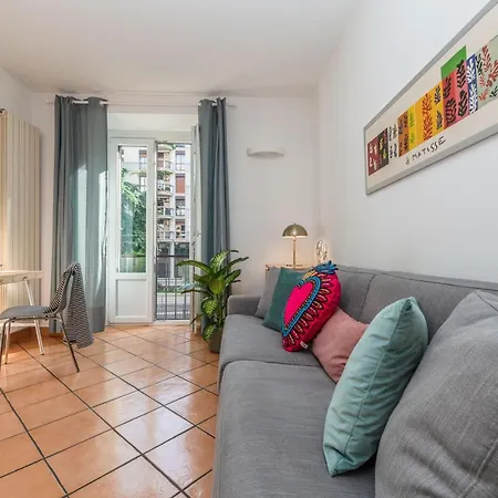 Design In Navigli Area! Apartment *