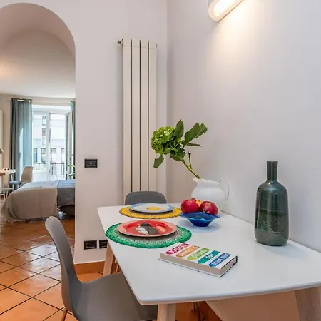 Design In Navigli Area! Apartment Milan